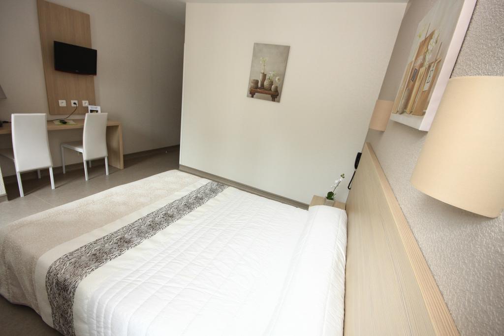 Logis Hotel Restaurant Du Midi - Rodez Centre Zewnętrze zdjęcie