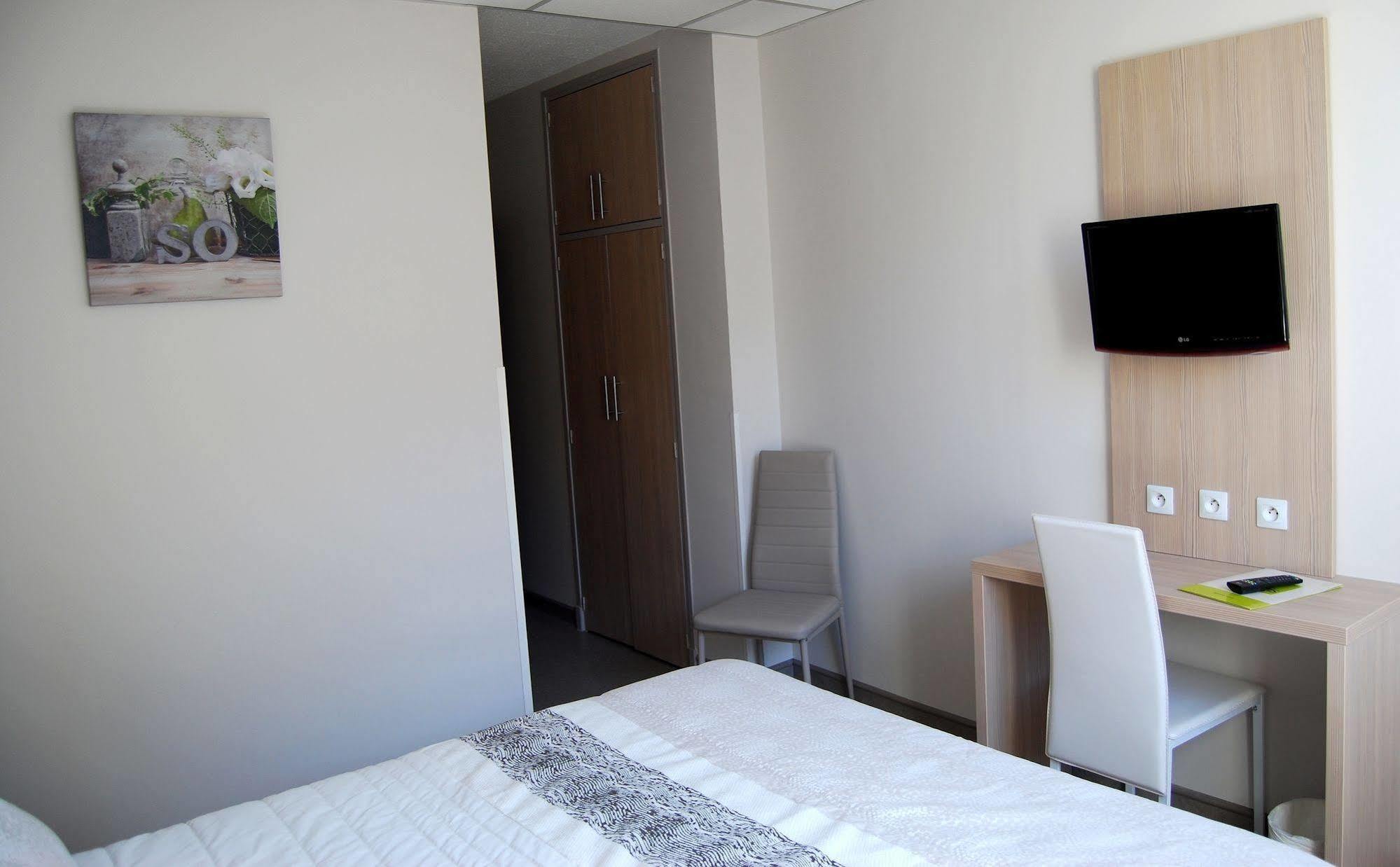 Logis Hotel Restaurant Du Midi - Rodez Centre Zewnętrze zdjęcie
